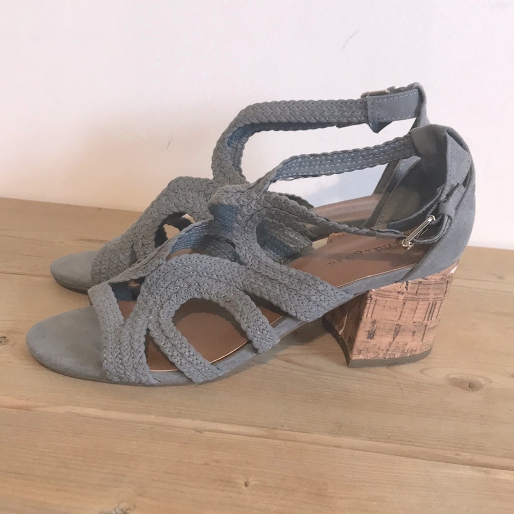 INDIGO Rd iredsh Gray woven block heel gladiator sandals size 7.5M
